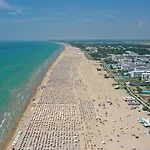Homely With Great View And Pool * Bibione