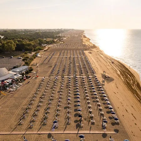 Homely With Great View And Pool Bibione