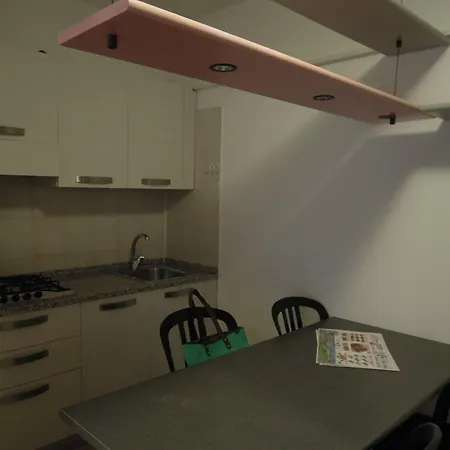 Homely With Great View And Pool דירה ביביונה