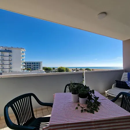 Homely With Great View And Pool Apartment