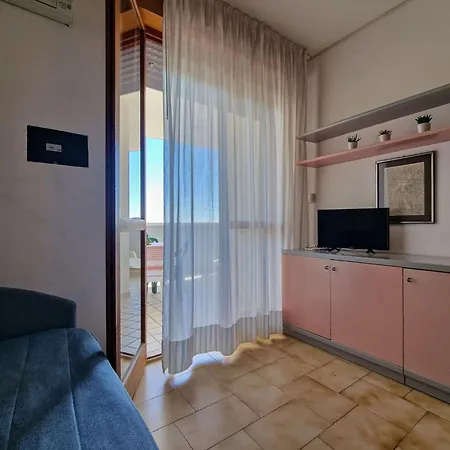 Homely With Great View And Pool ביביונה