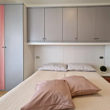 Homely With Great View And Pool Apartment Bibione