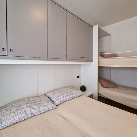 Apartment Homely With Great View And Pool Bibione