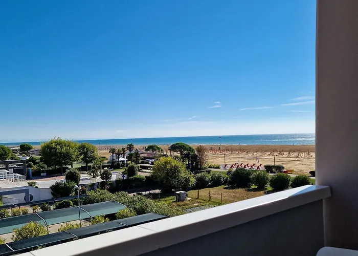 Homely With Great View And Pool Apartment Bibione